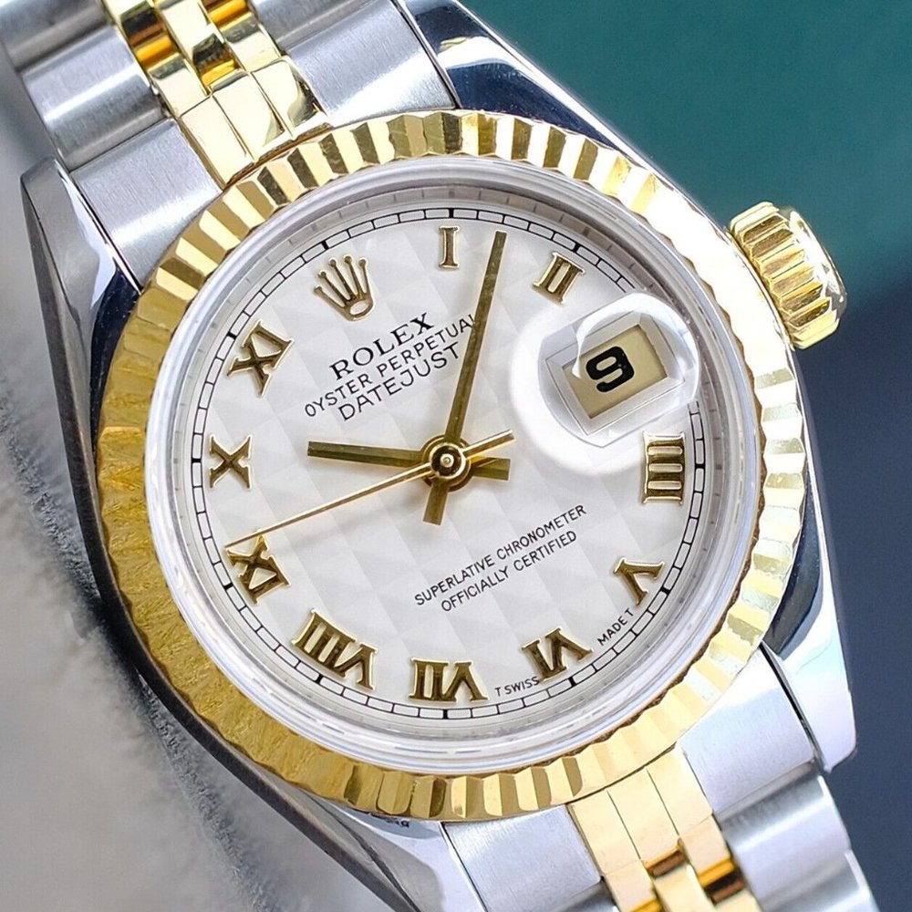 ROLEX LADIES DATEJUST 18K GOLD STEEL WATCH 69173 BEIGE PYRAMID DIAL FLUTED 26MM